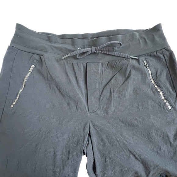 Athleta Pants Trekkie North Jogger Size 14 Faux Zip fly Pockets Black Nylon Span - Picture 3 of 9